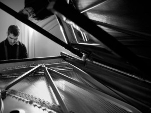 04-09-ajazz.jpg_88717827